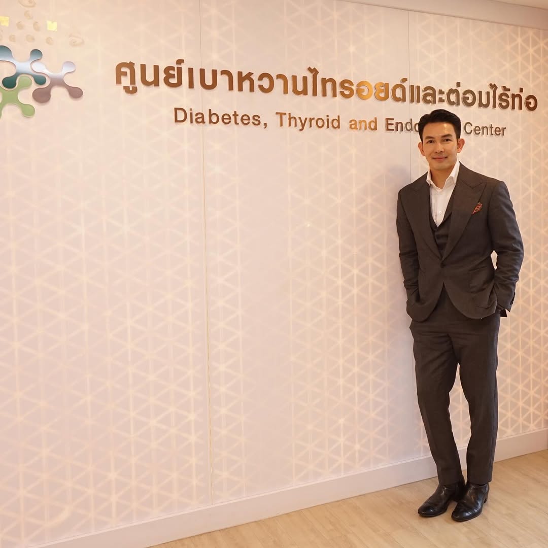 อั้ม - อธิชาติ ชุมนานนท์
