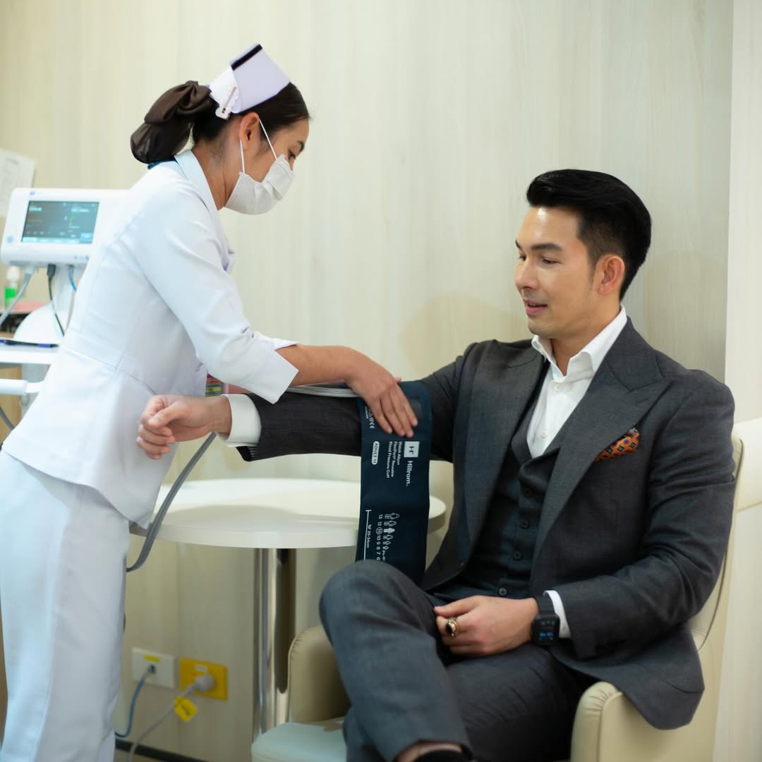 อั้ม - อธิชาติ ชุมนานนท์
