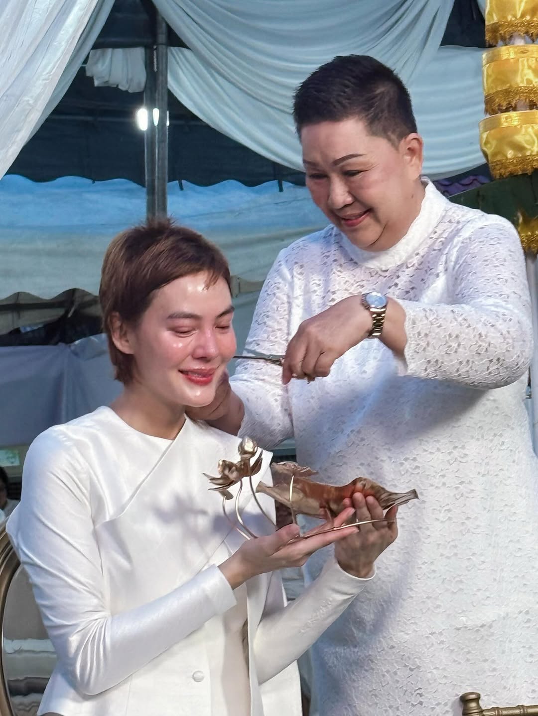 อั้ม - อธิชาติ ชุมนานนท์