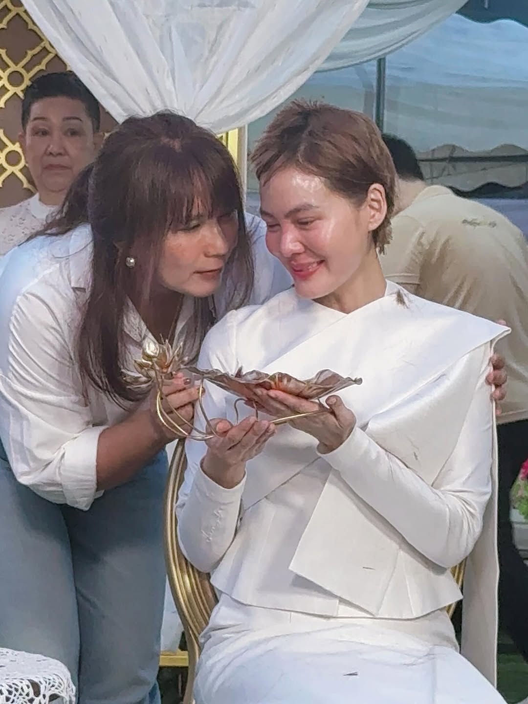 อั้ม - อธิชาติ ชุมนานนท์