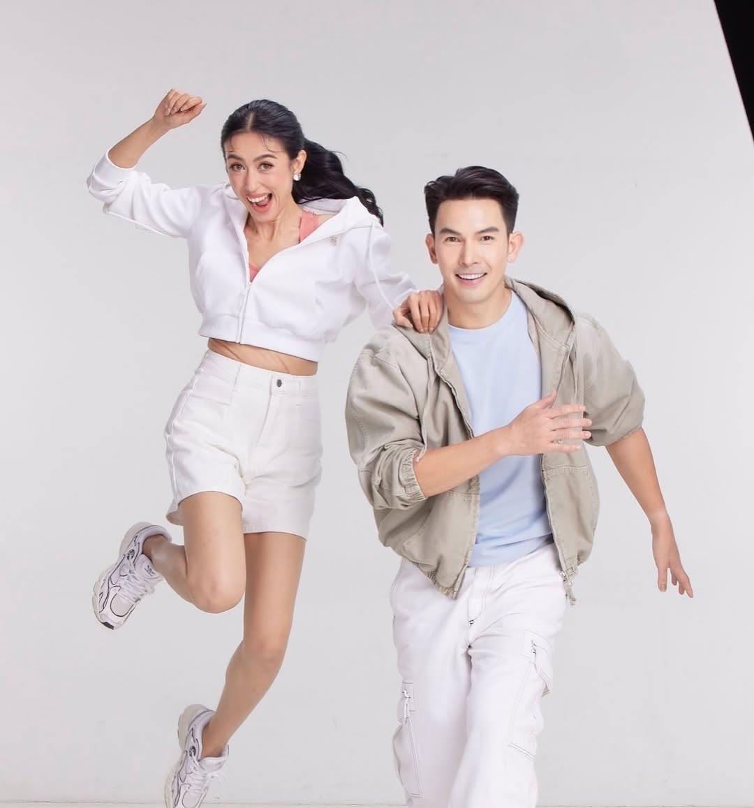 อั้ม - อธิชาติ ชุมนานนท์