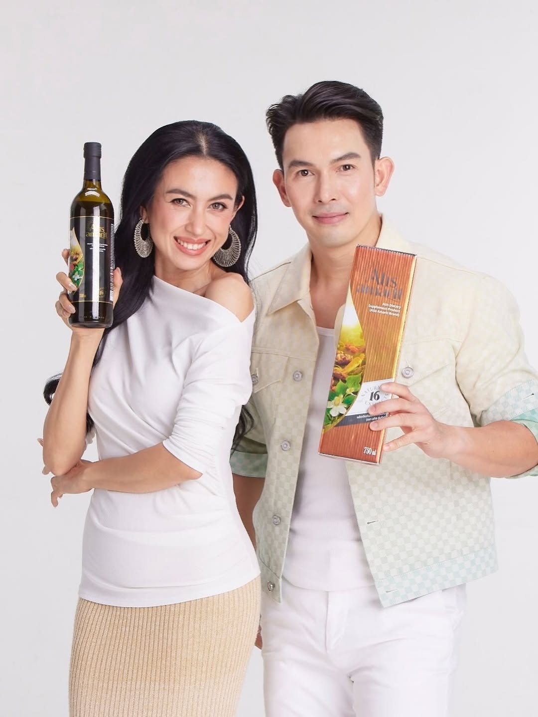 อั้ม - อธิชาติ ชุมนานนท์