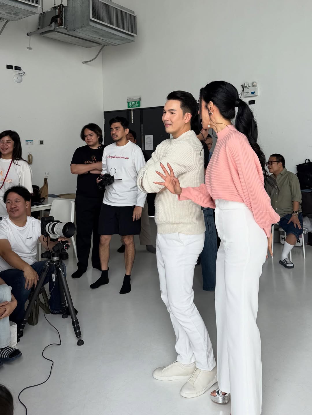 อั้ม - อธิชาติ ชุมนานนท์