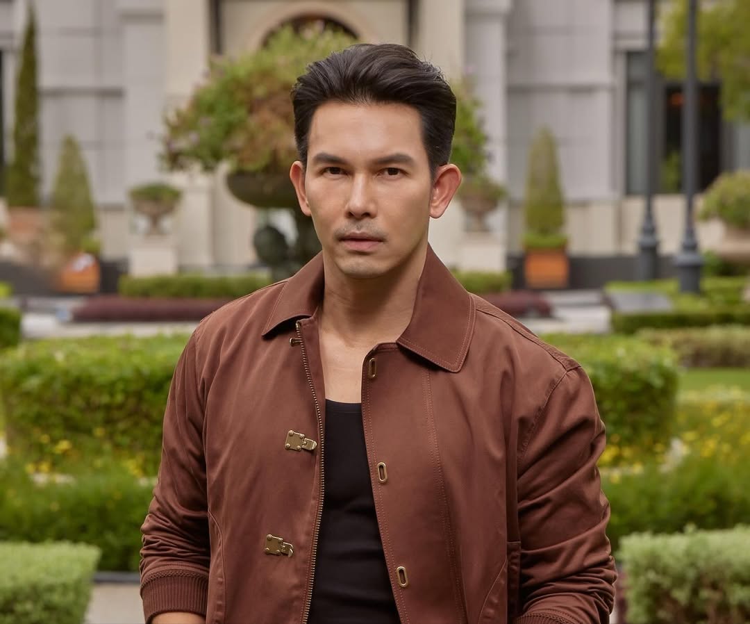 อั้ม - อธิชาติ ชุมนานนท์