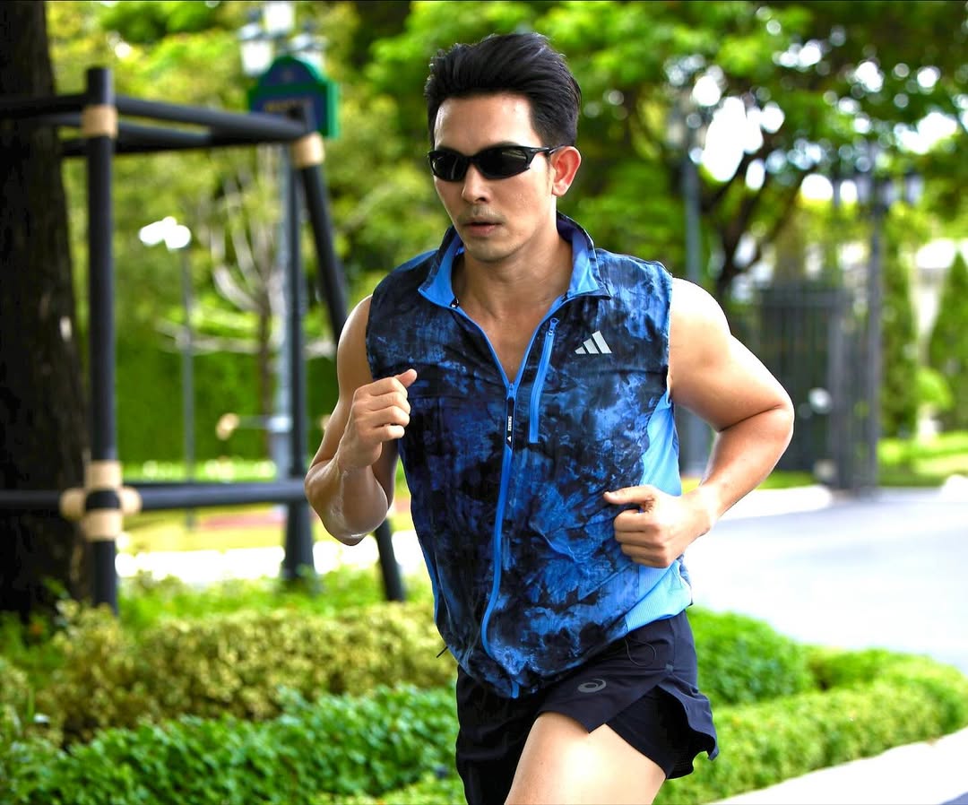 อั้ม - อธิชาติ ชุมนานนท์