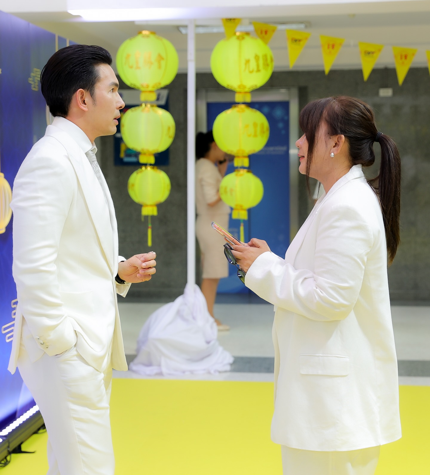 อั้ม - อธิชาติ ชุมนานนท์