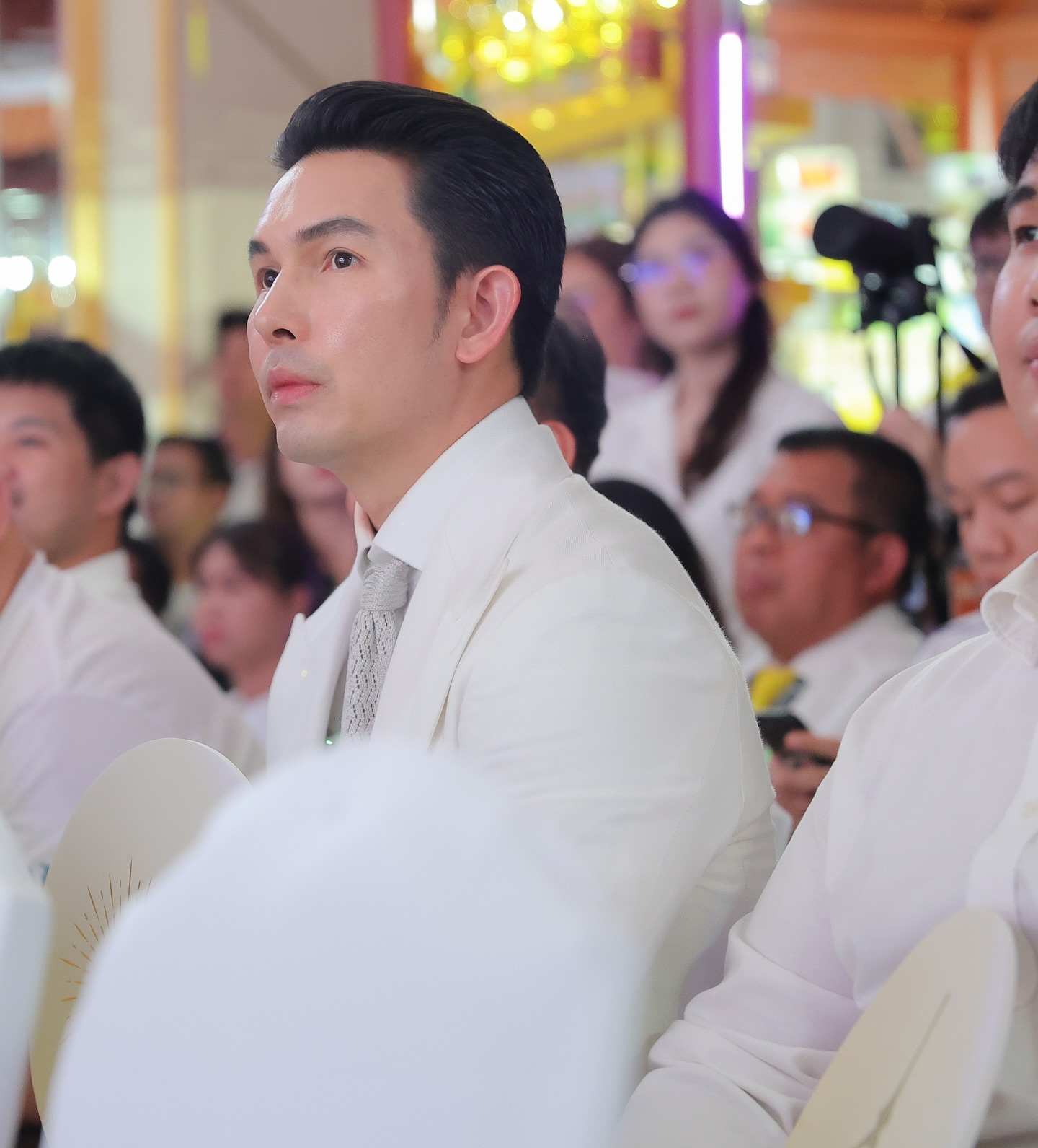 อั้ม - อธิชาติ ชุมนานนท์