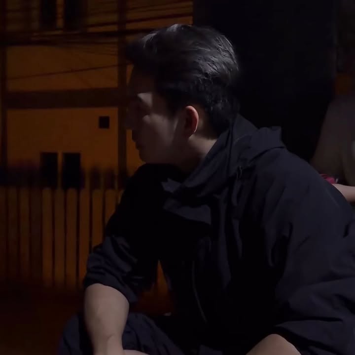 อั้ม - อธิชาติ ชุมนานนท์