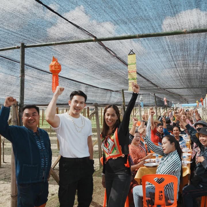 อั้ม - อธิชาติ ชุมนานนท์