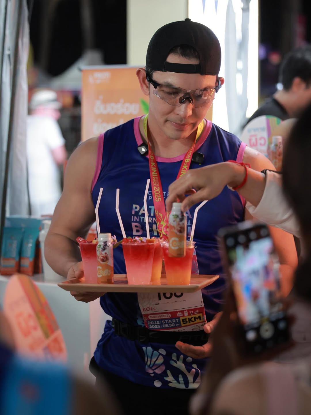 อั้ม - อธิชาติ ชุมนานนท์