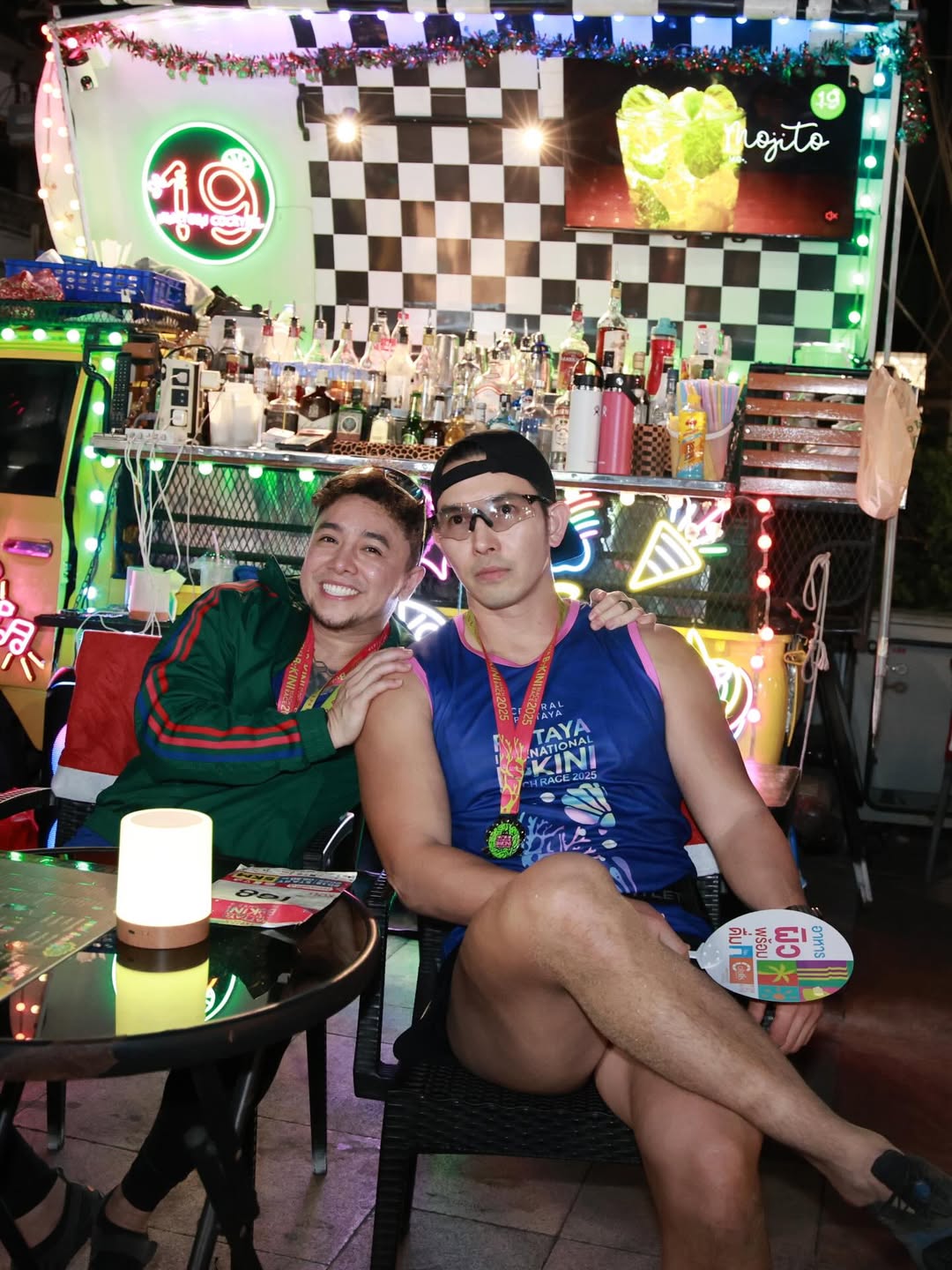 อั้ม - อธิชาติ ชุมนานนท์