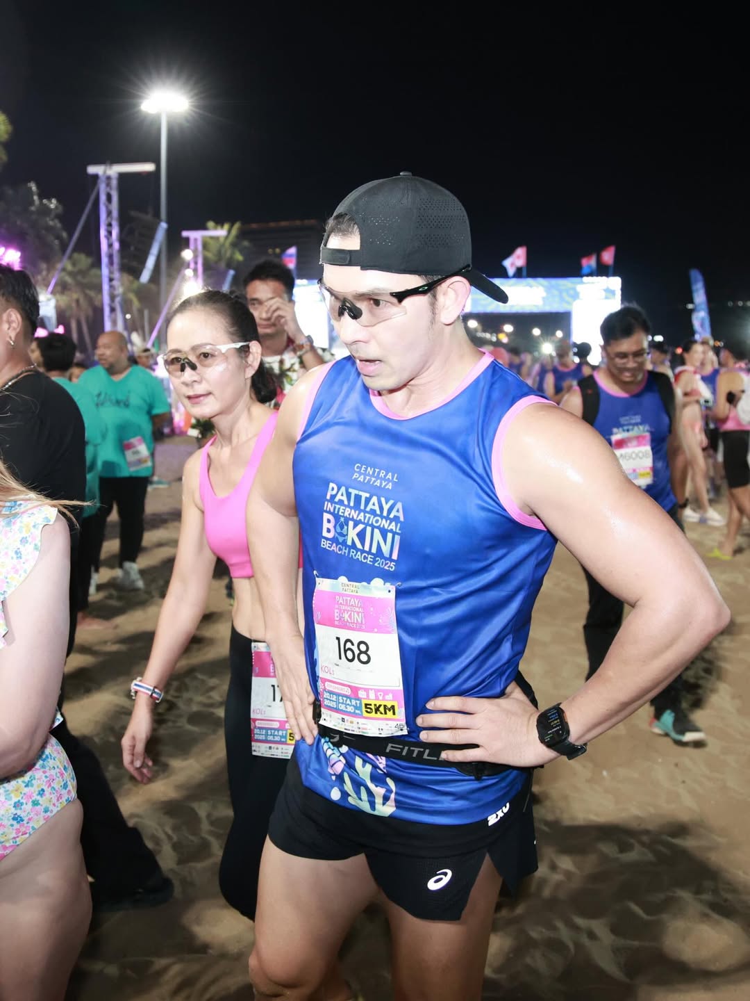 อั้ม - อธิชาติ ชุมนานนท์