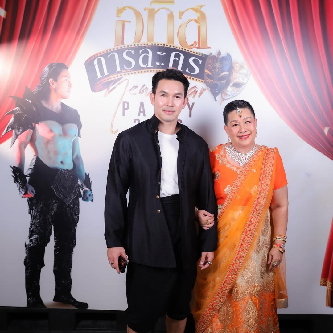 อั้ม - อธิชาติ ชุมนานนท์