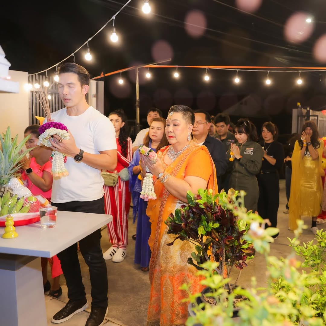 อั้ม - อธิชาติ ชุมนานนท์