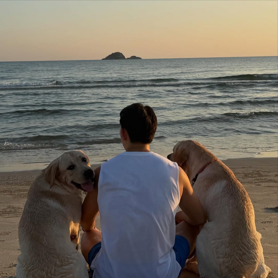 อั้ม - อธิชาติ ชุมนานนท์