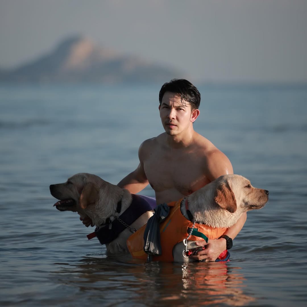 อั้ม - อธิชาติ ชุมนานนท์