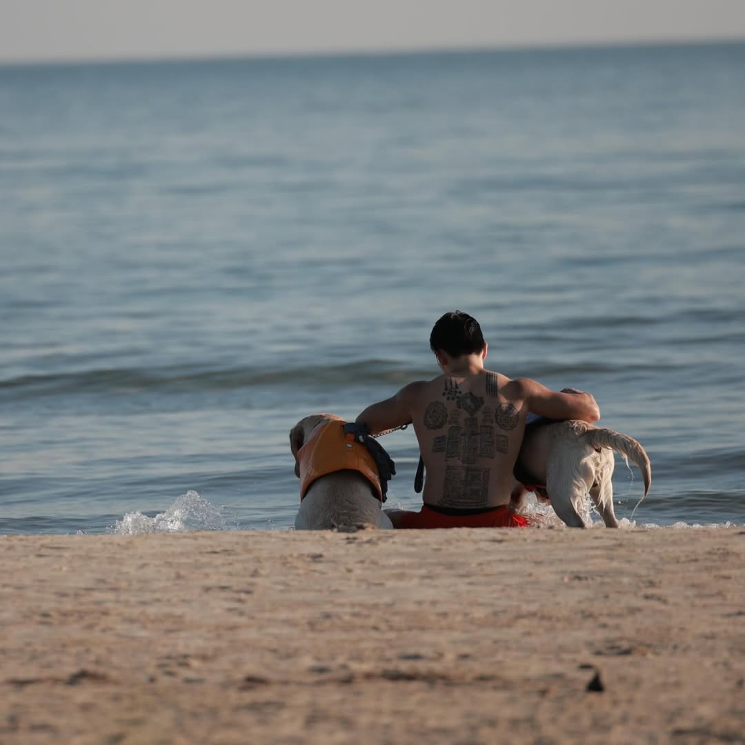 อั้ม - อธิชาติ ชุมนานนท์