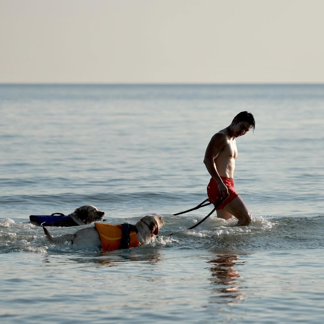 อั้ม - อธิชาติ ชุมนานนท์