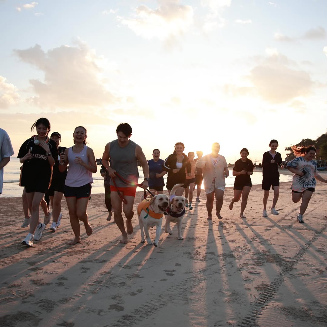 อั้ม - อธิชาติ ชุมนานนท์