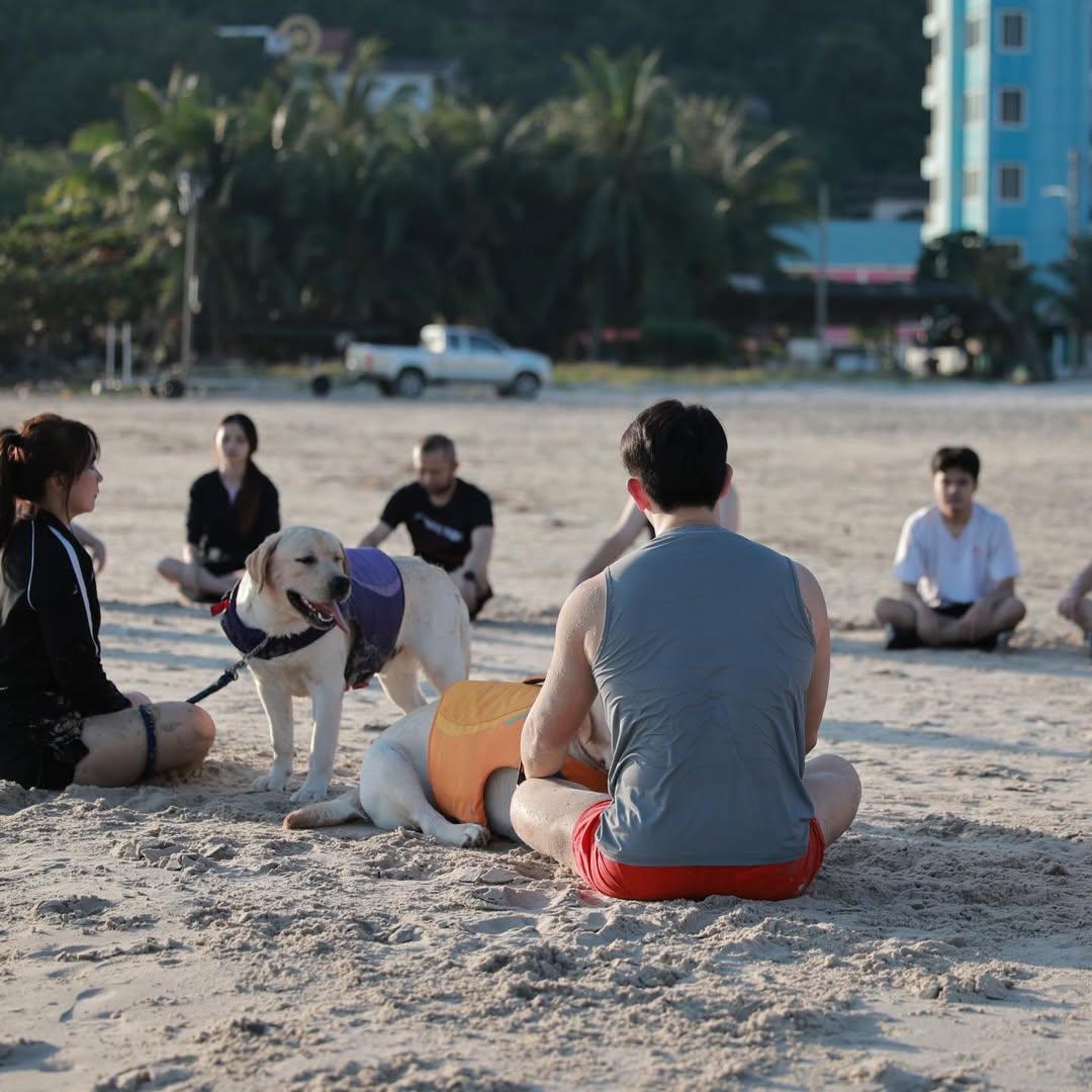 อั้ม - อธิชาติ ชุมนานนท์