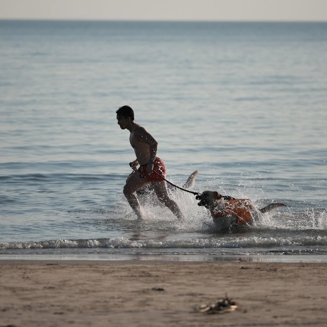 อั้ม - อธิชาติ ชุมนานนท์