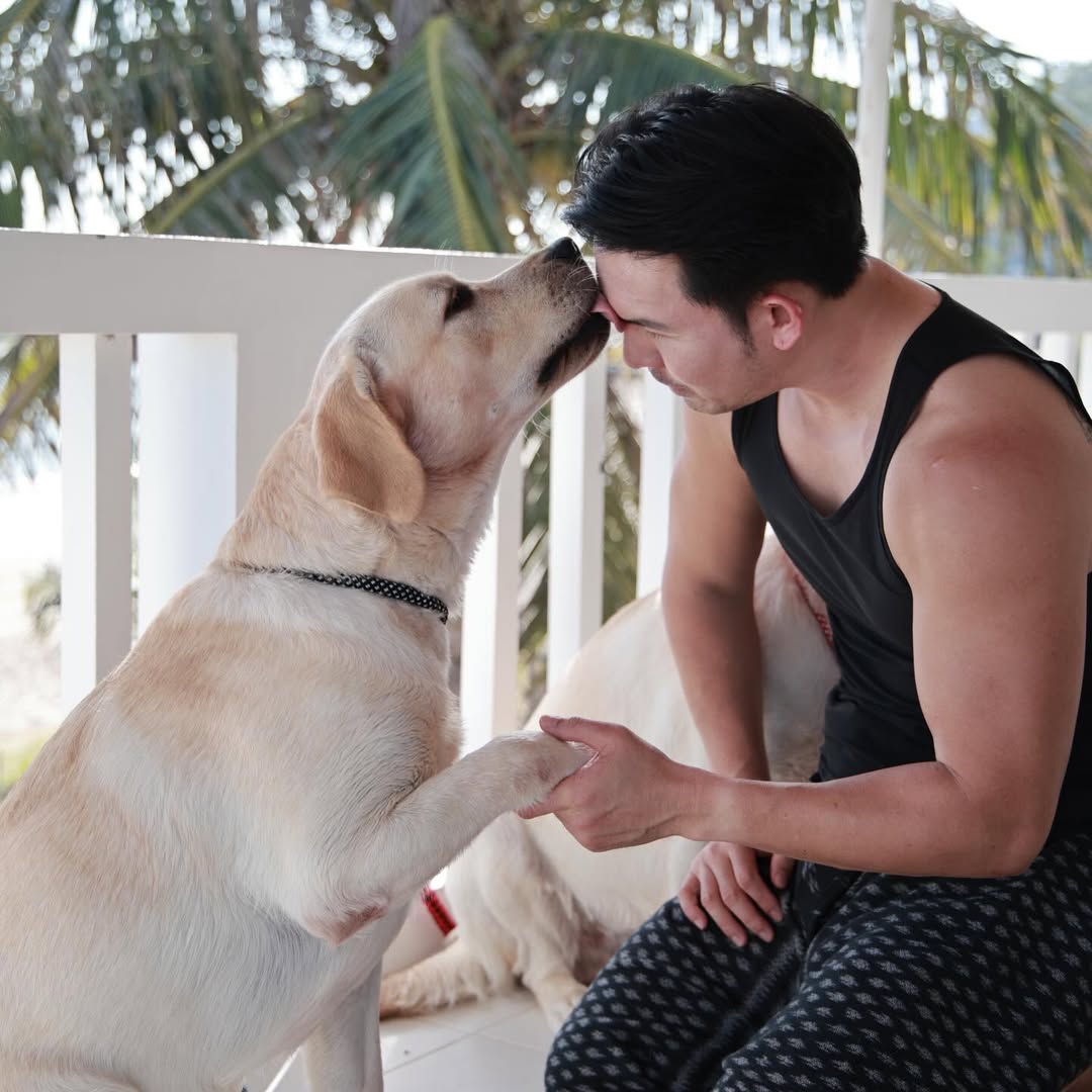 อั้ม - อธิชาติ ชุมนานนท์