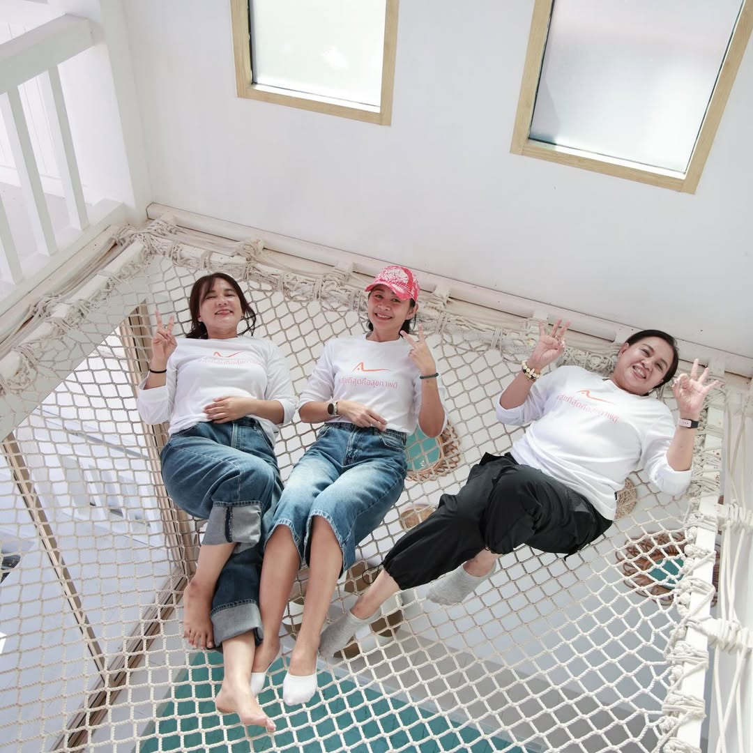 อั้ม - อธิชาติ ชุมนานนท์