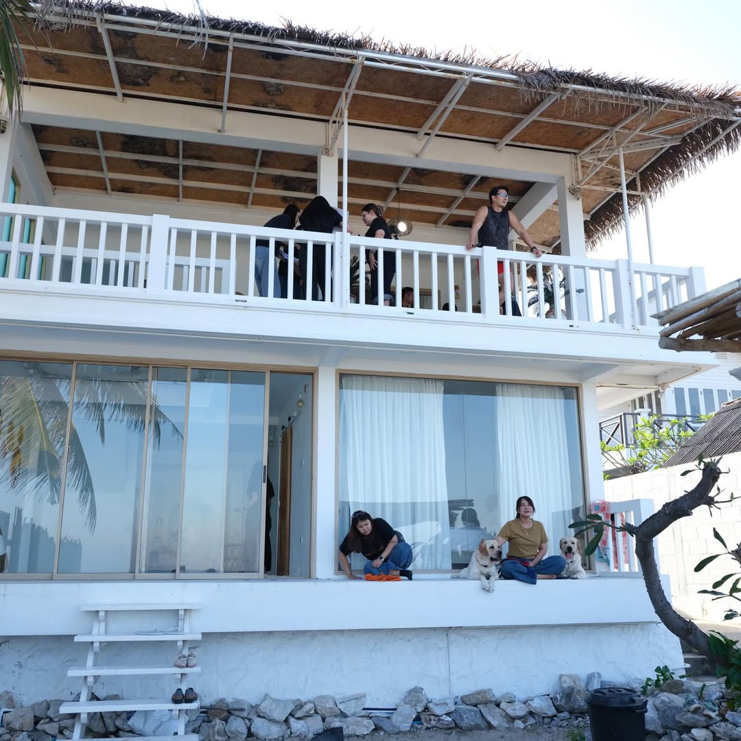 อั้ม - อธิชาติ ชุมนานนท์