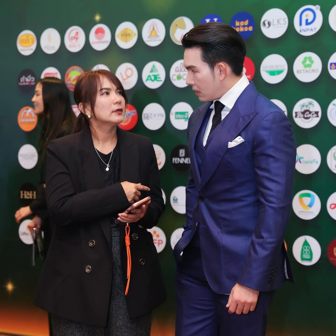 อั้ม - อธิชาติ ชุมนานนท์