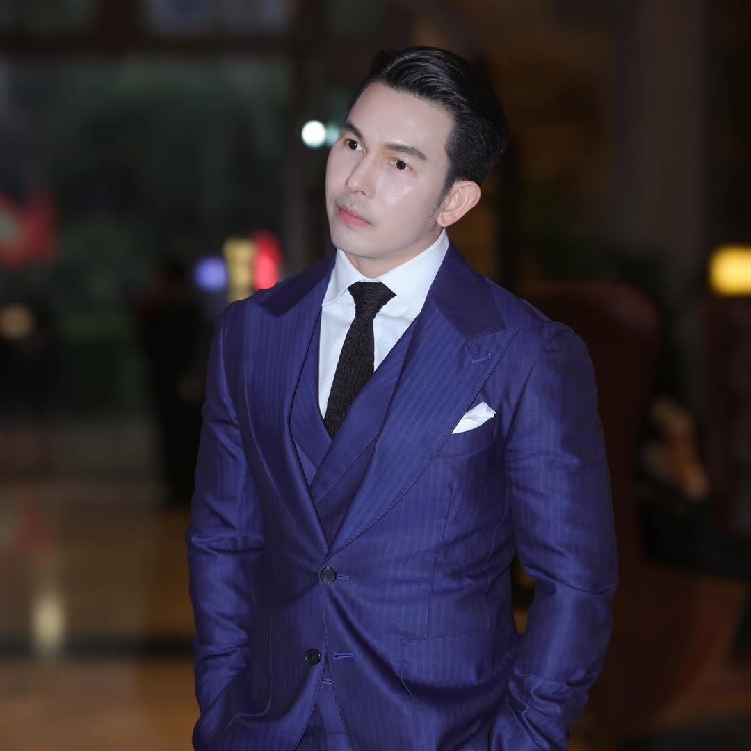 อั้ม - อธิชาติ ชุมนานนท์