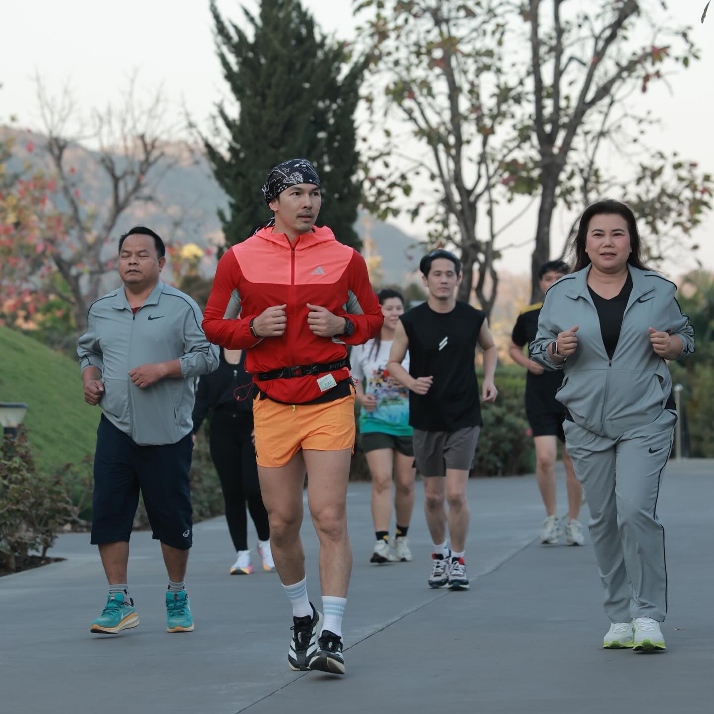 อั้ม - อธิชาติ ชุมนานนท์