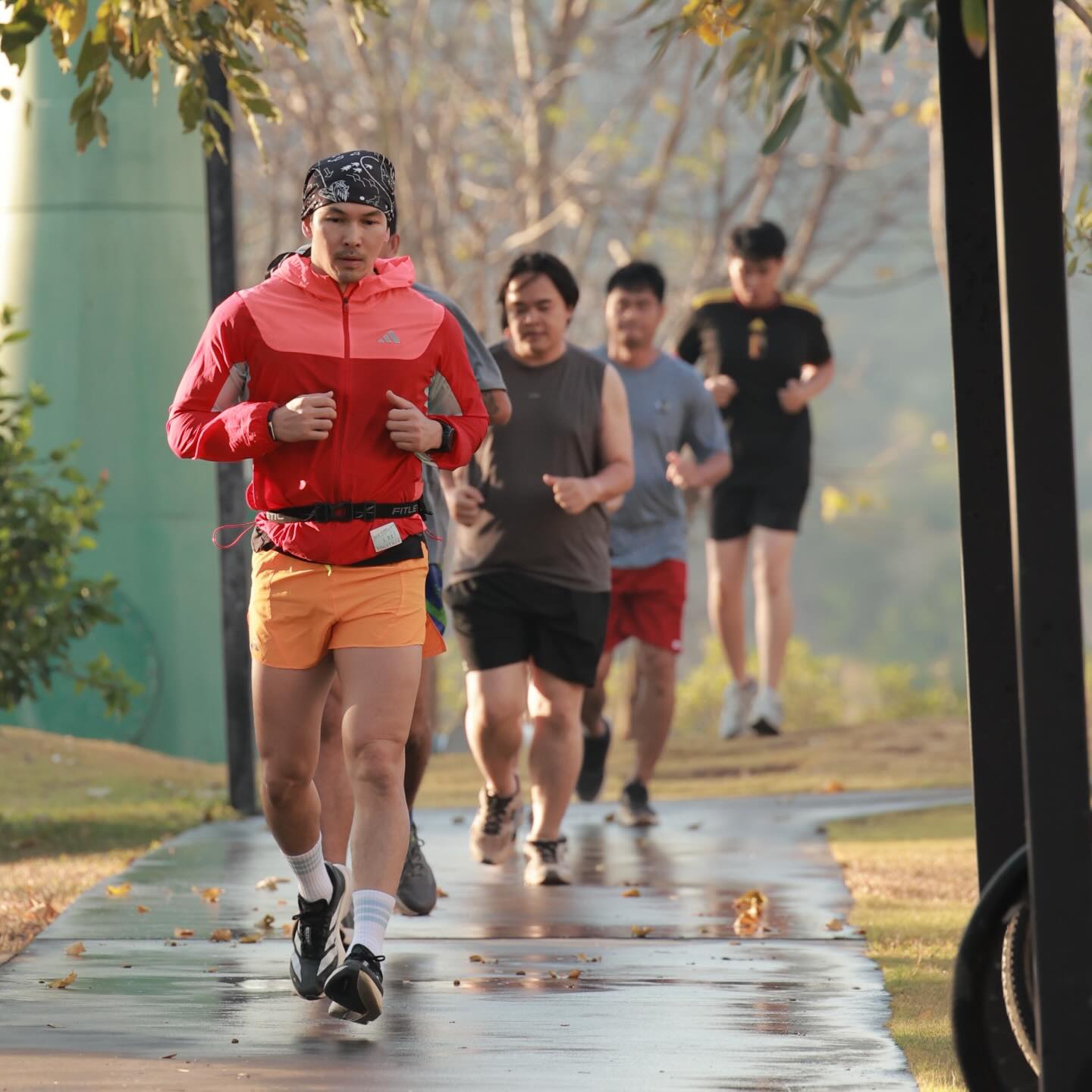 อั้ม - อธิชาติ ชุมนานนท์