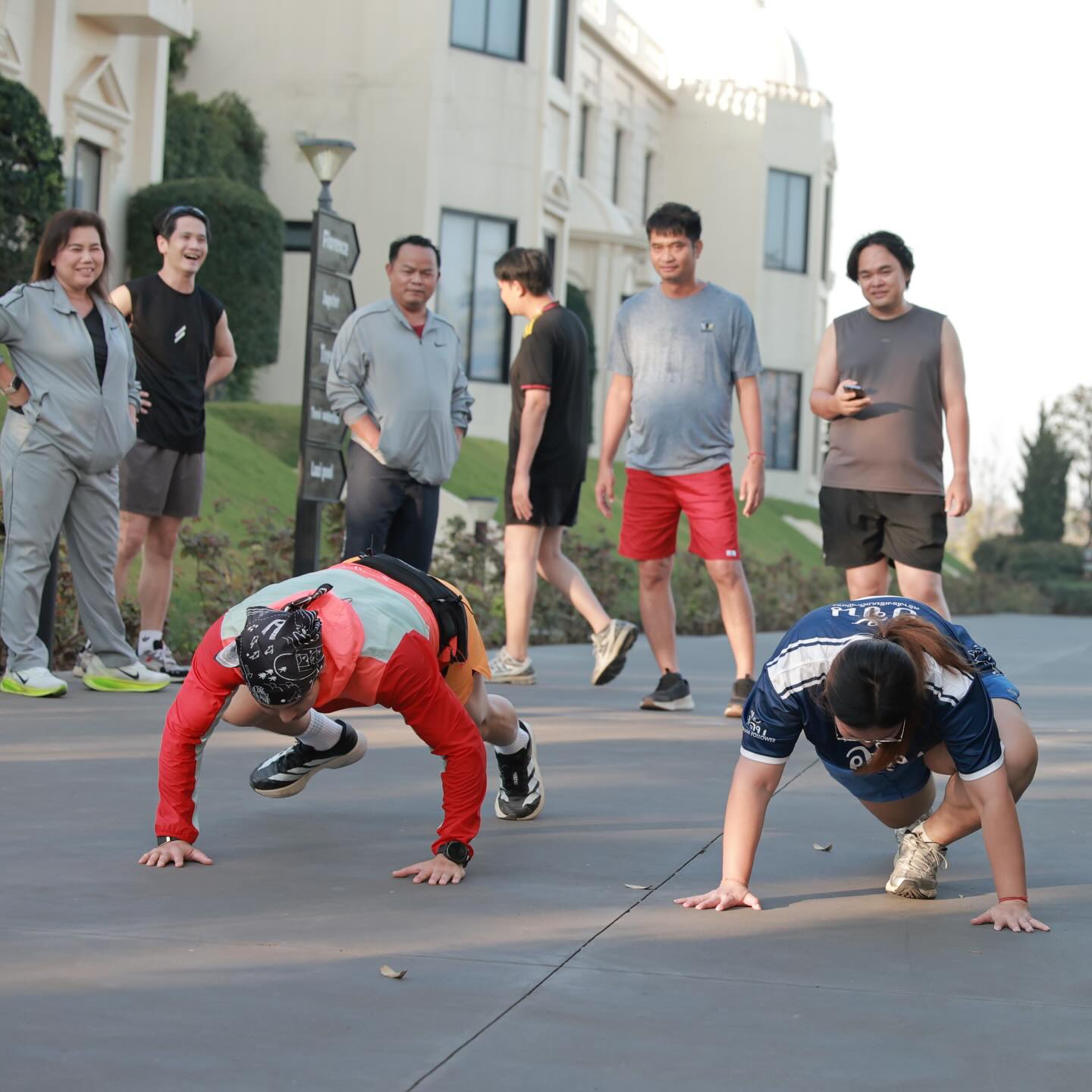 อั้ม - อธิชาติ ชุมนานนท์