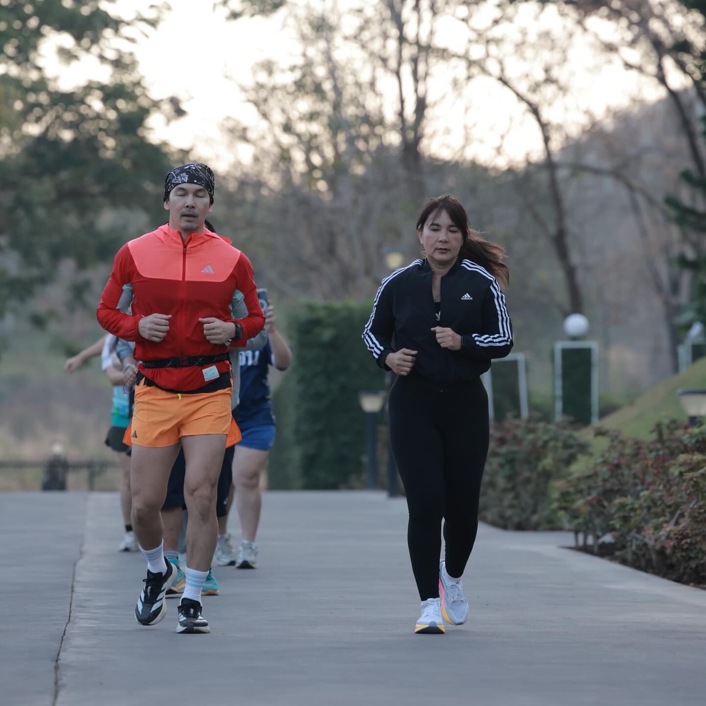 อั้ม - อธิชาติ ชุมนานนท์