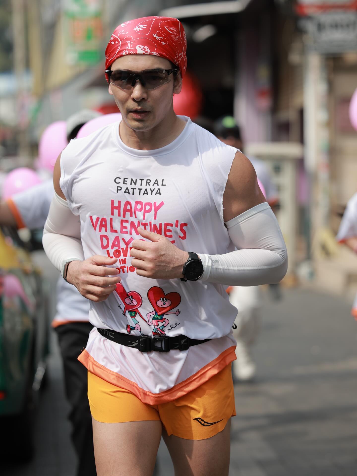 อั้ม - อธิชาติ ชุมนานนท์