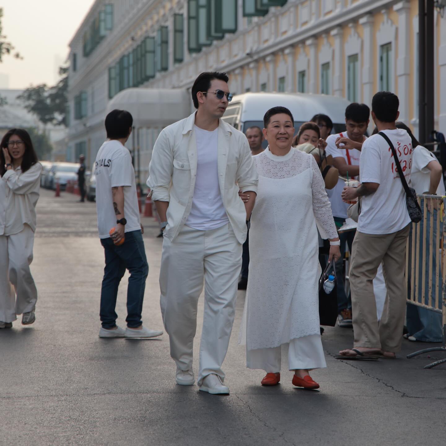 อั้ม - อธิชาติ ชุมนานนท์