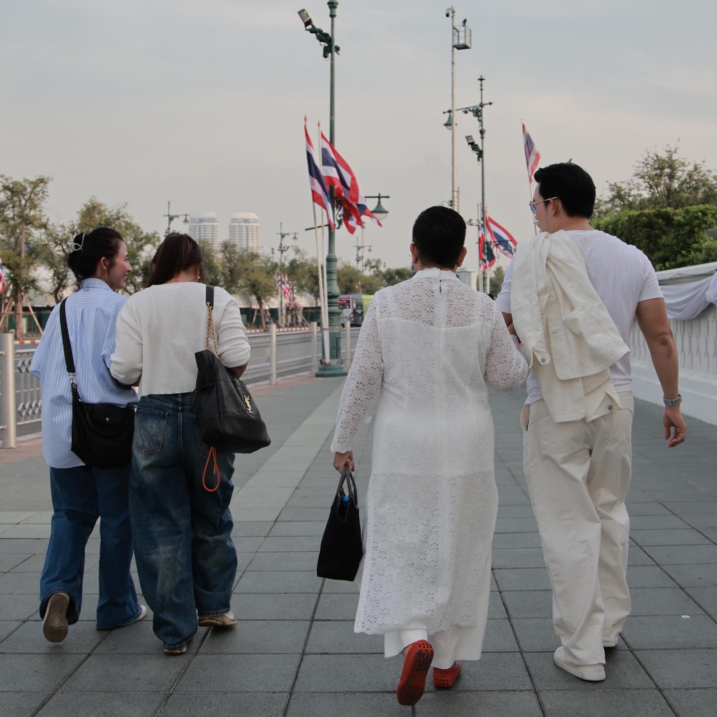 อั้ม - อธิชาติ ชุมนานนท์