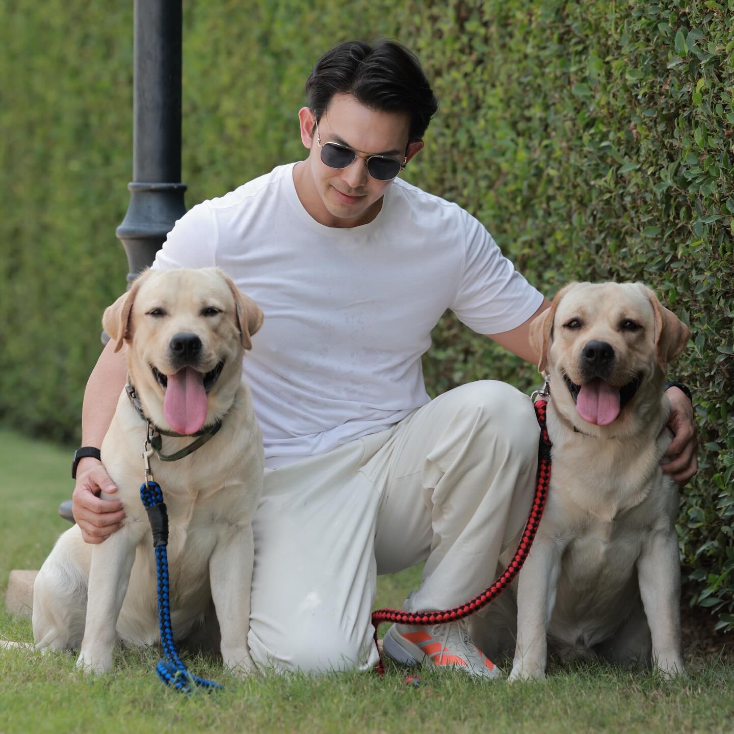 อั้ม - อธิชาติ ชุมนานนท์