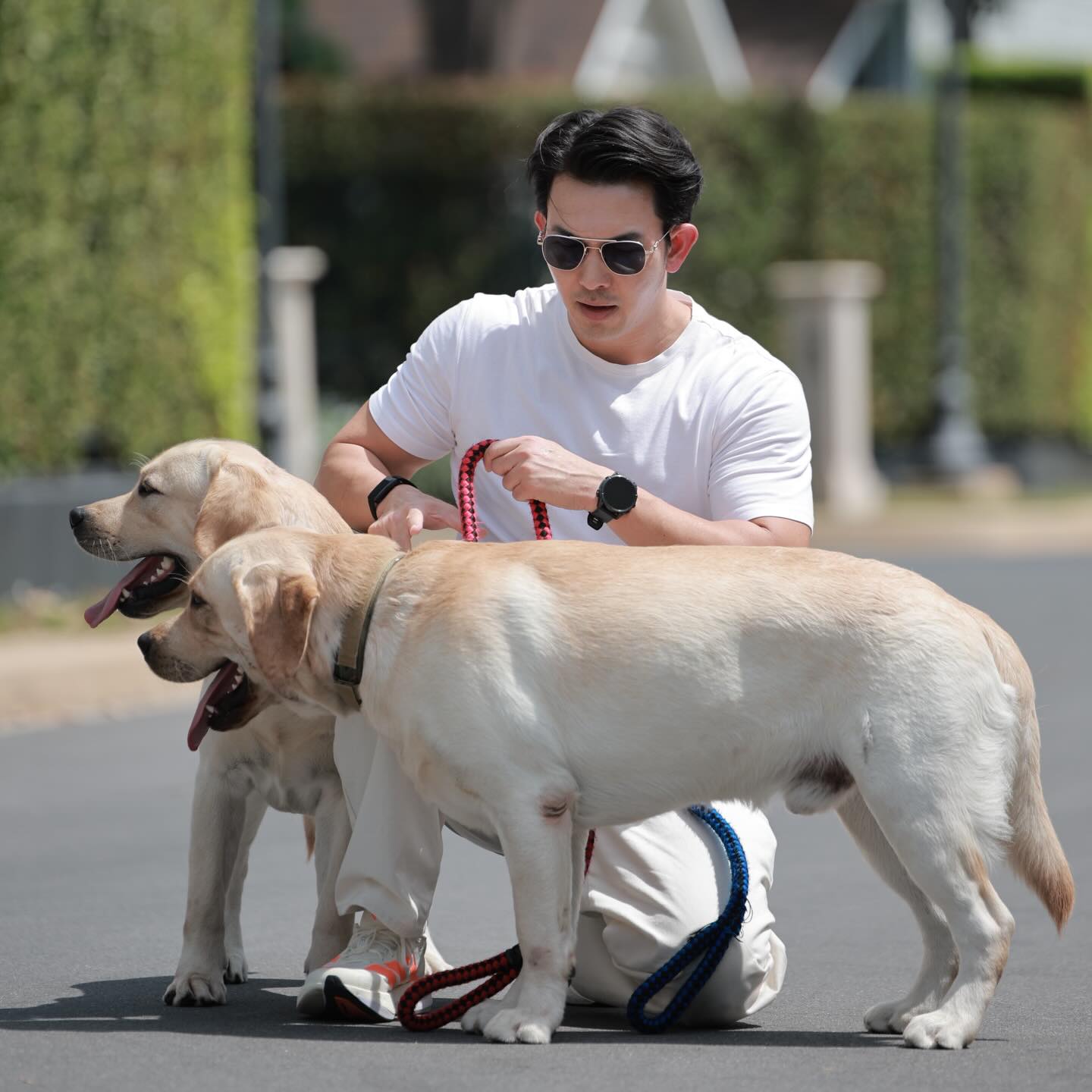 อั้ม - อธิชาติ ชุมนานนท์