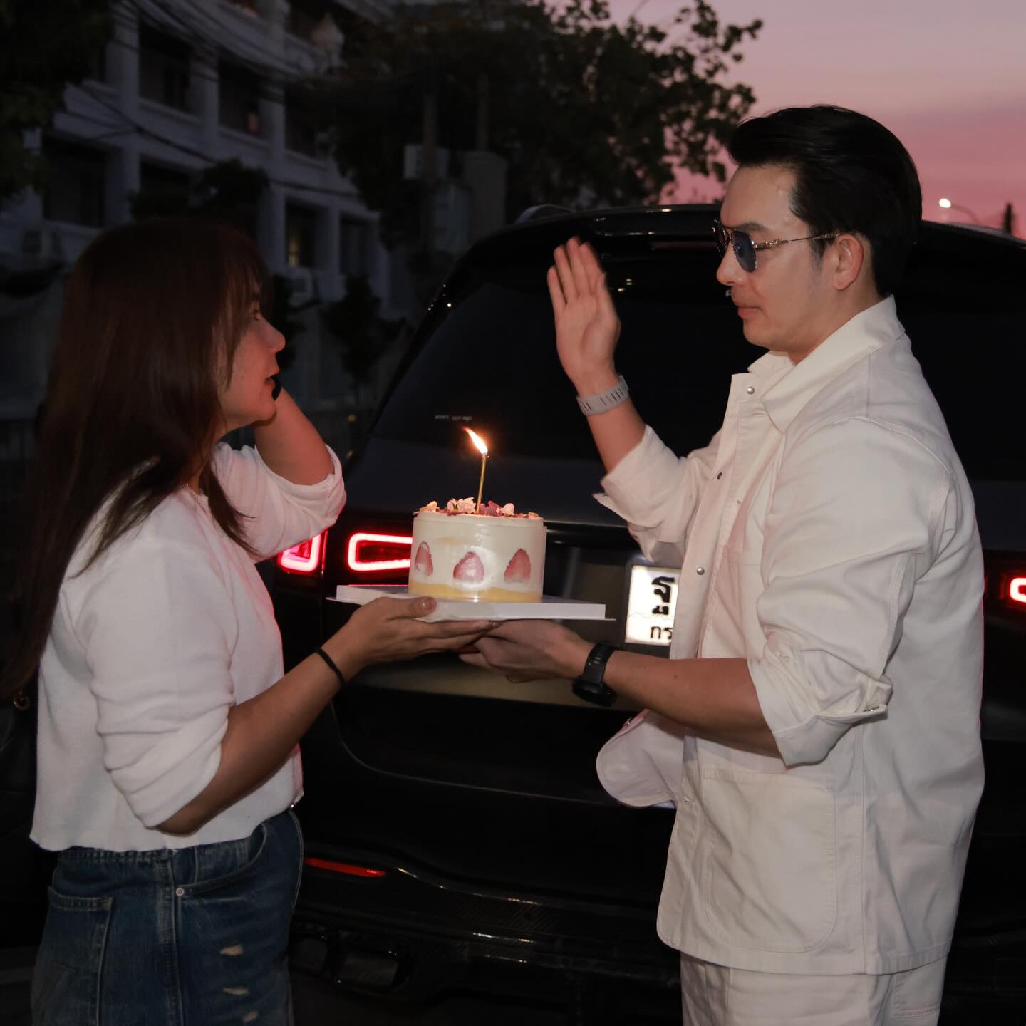 อั้ม - อธิชาติ ชุมนานนท์