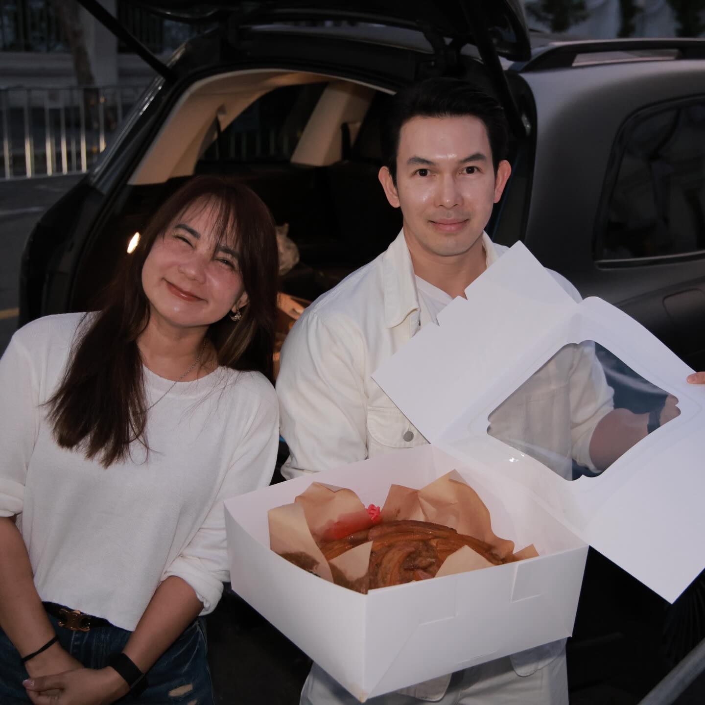 อั้ม - อธิชาติ ชุมนานนท์