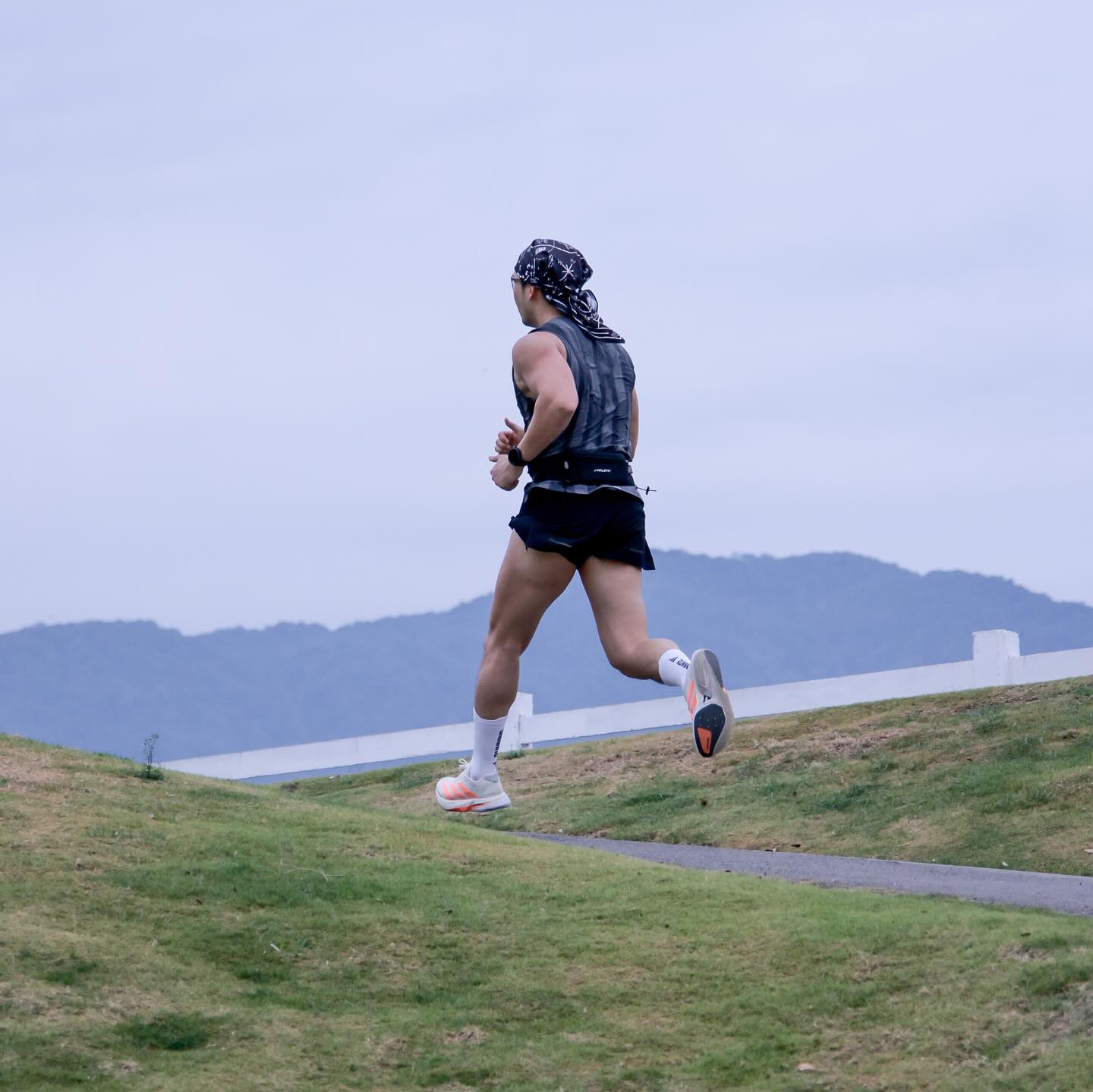 อั้ม - อธิชาติ ชุมนานนท์