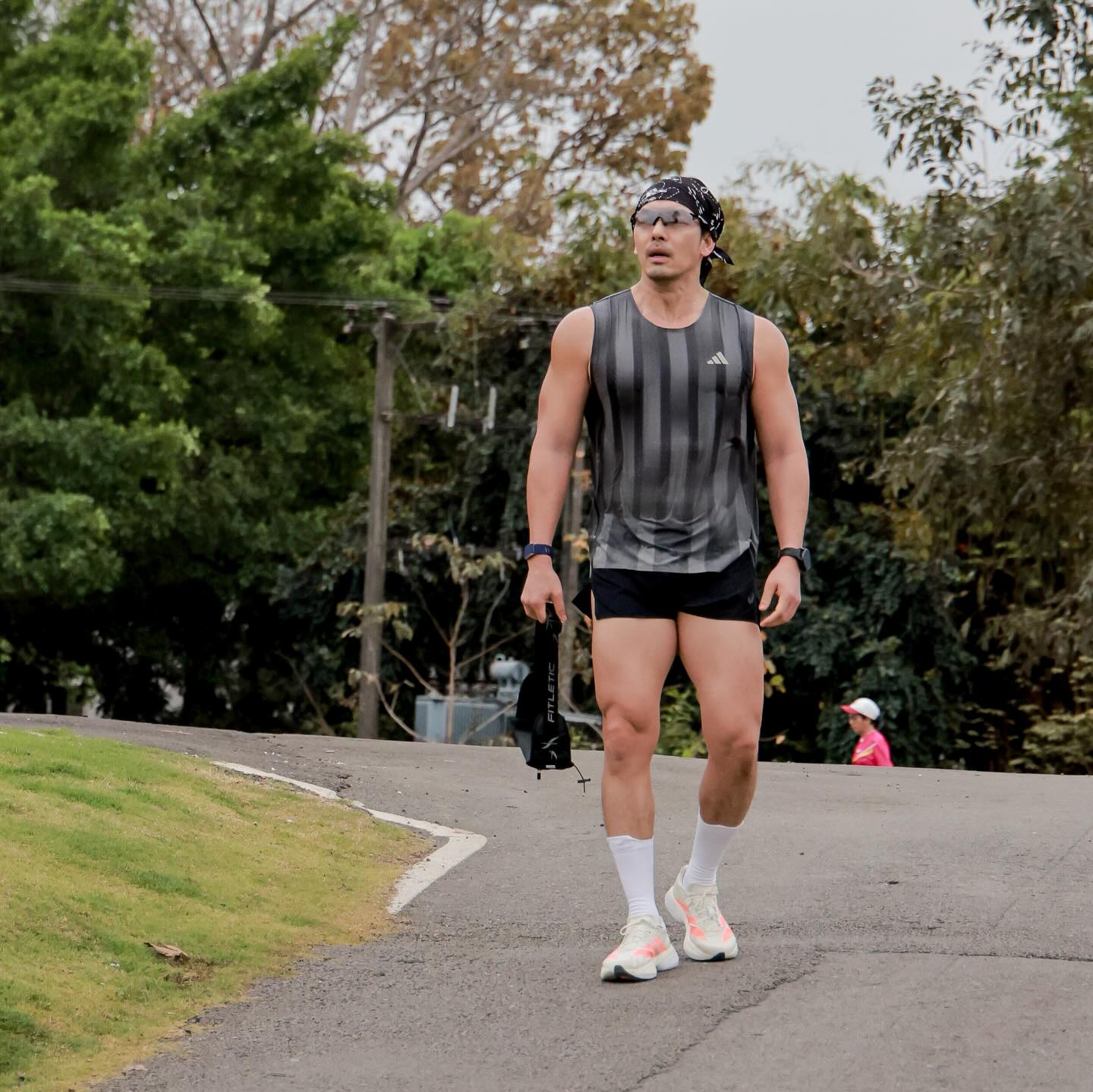 อั้ม - อธิชาติ ชุมนานนท์