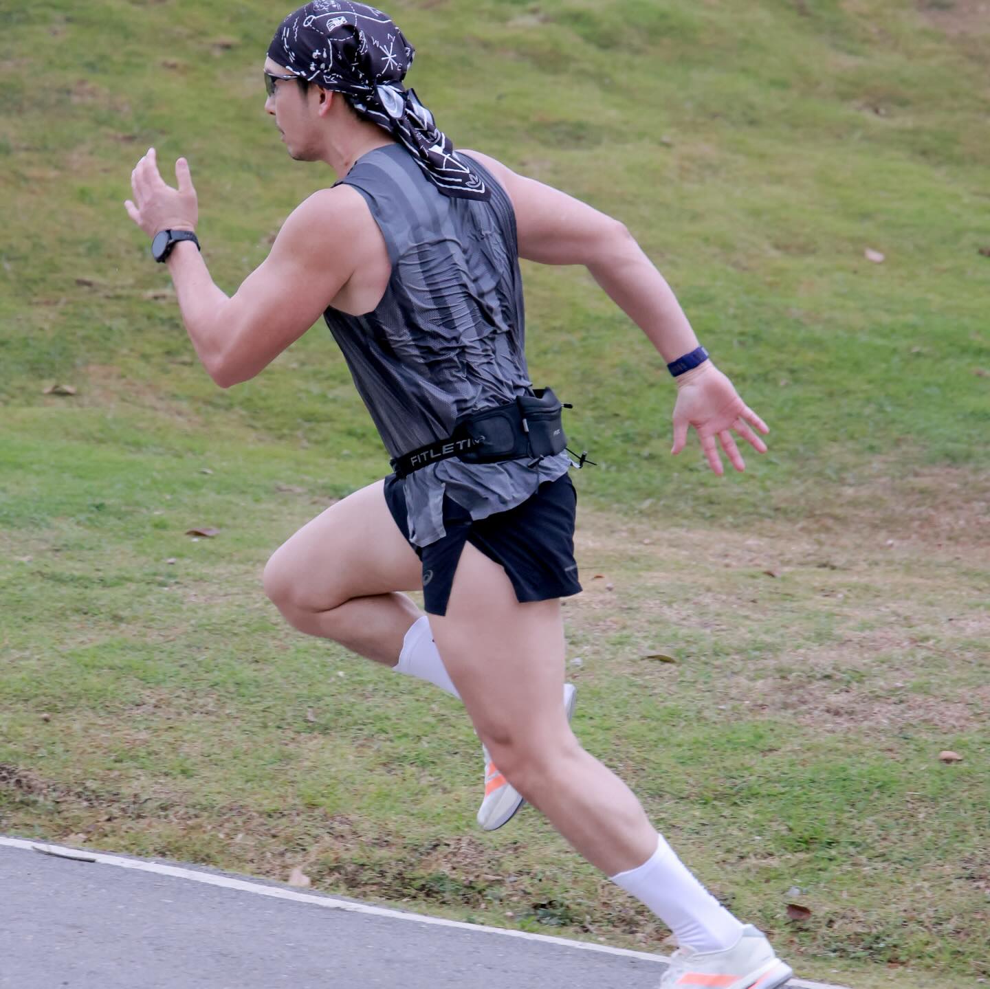 อั้ม - อธิชาติ ชุมนานนท์