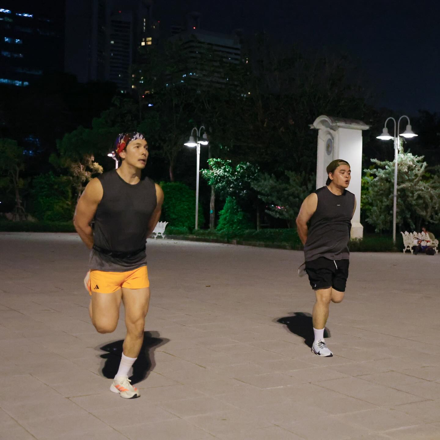 อั้ม - อธิชาติ ชุมนานนท์