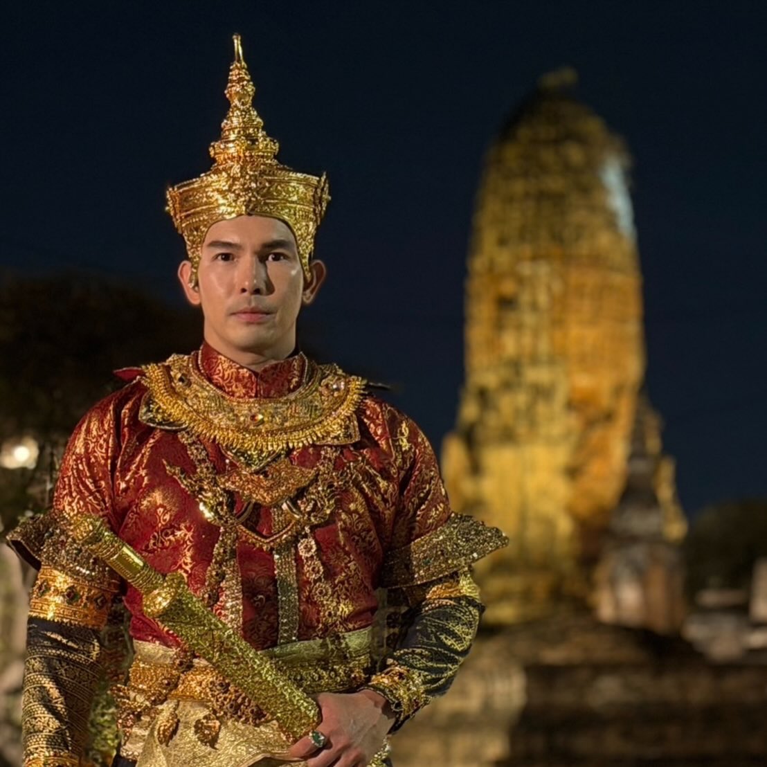 อั้ม - อธิชาติ ชุมนานนท์