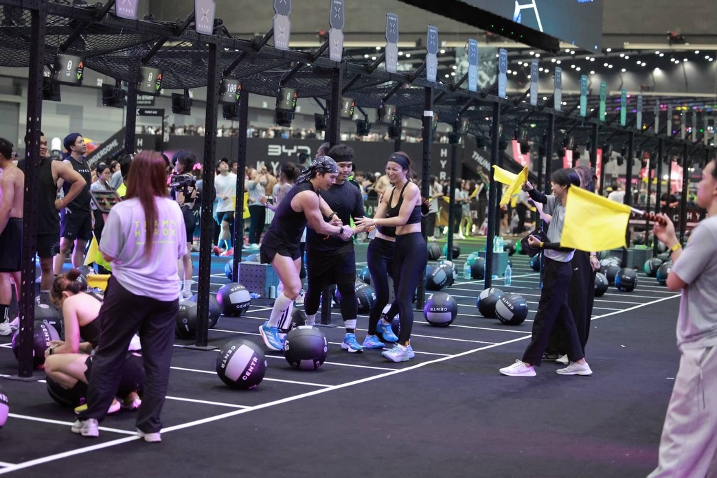 อั้ม - อธิชาติ ชุมนานนท์