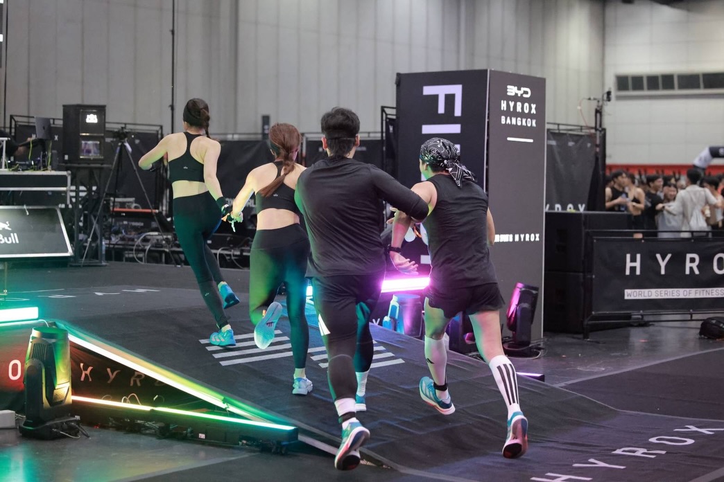 อั้ม - อธิชาติ ชุมนานนท์