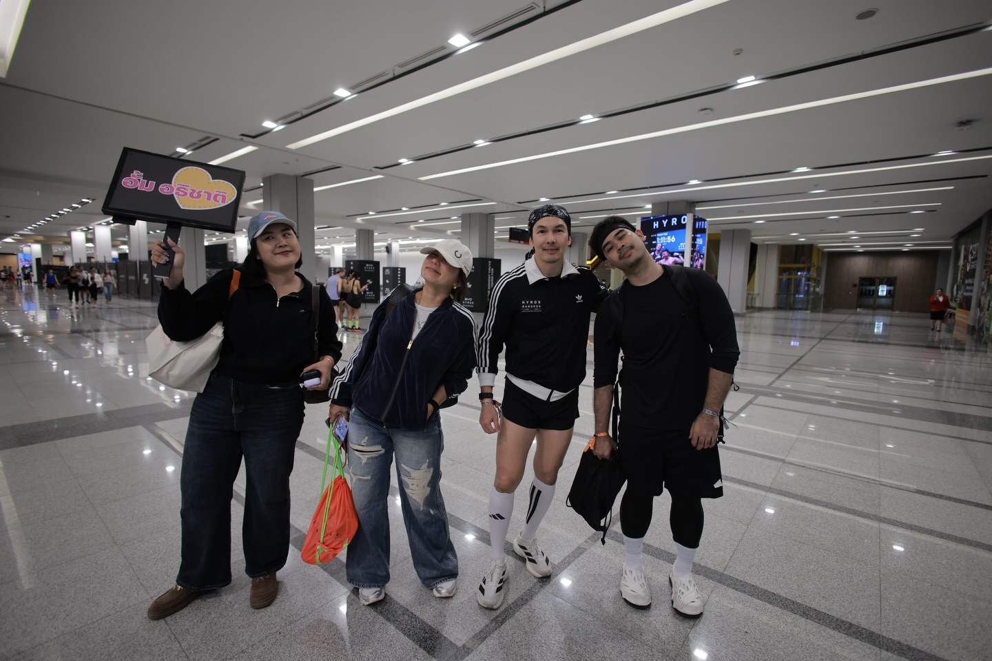 อั้ม - อธิชาติ ชุมนานนท์