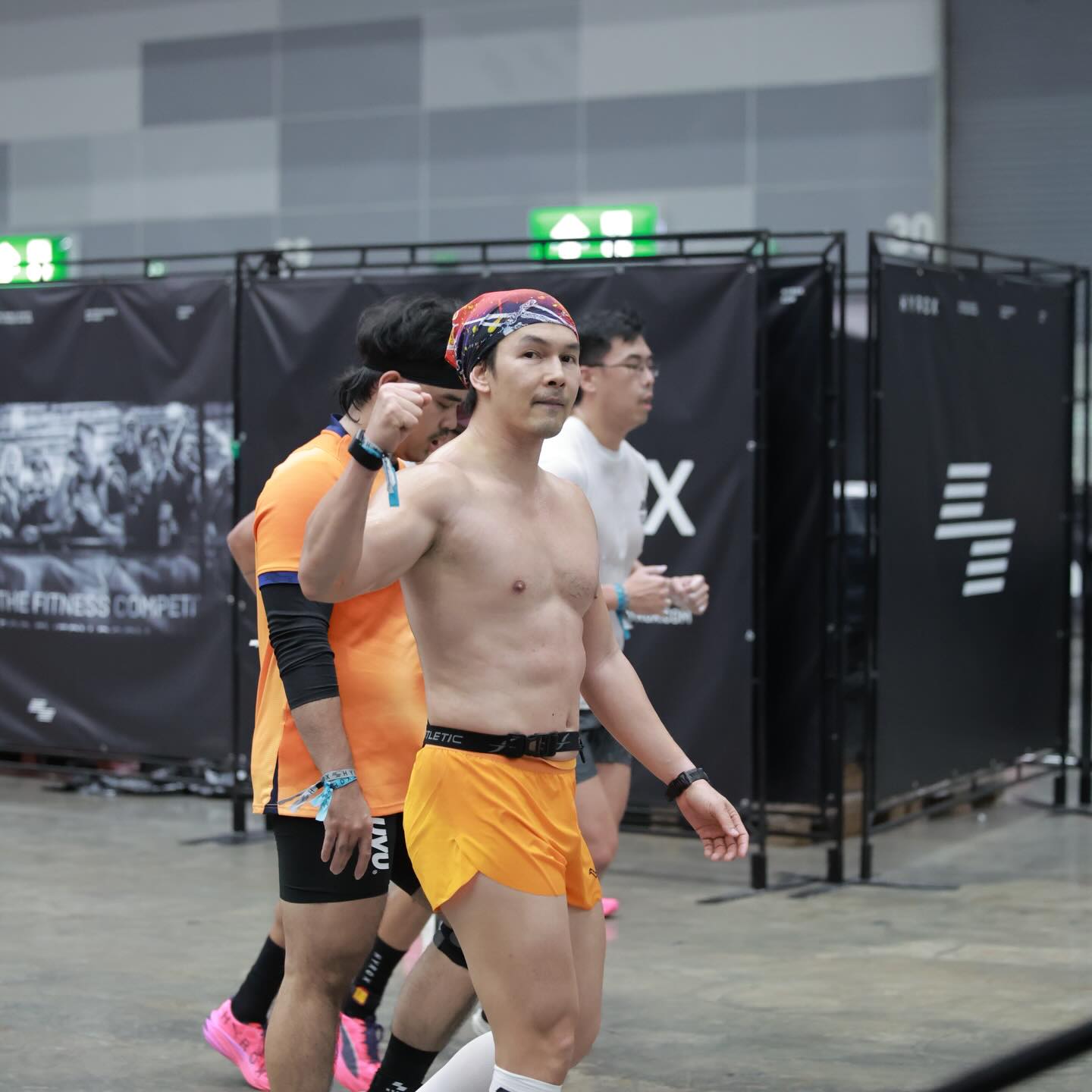 อั้ม - อธิชาติ ชุมนานนท์